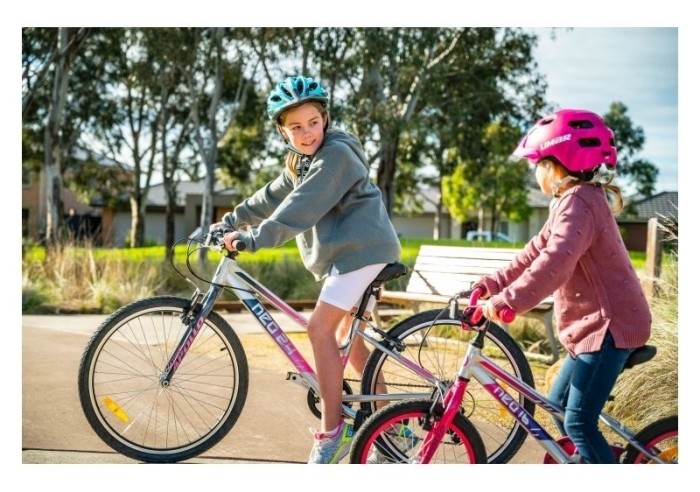 Велосипед 24" Apollo NEO 7s girls Brushed Alloy / Charcoal / Pink Fade