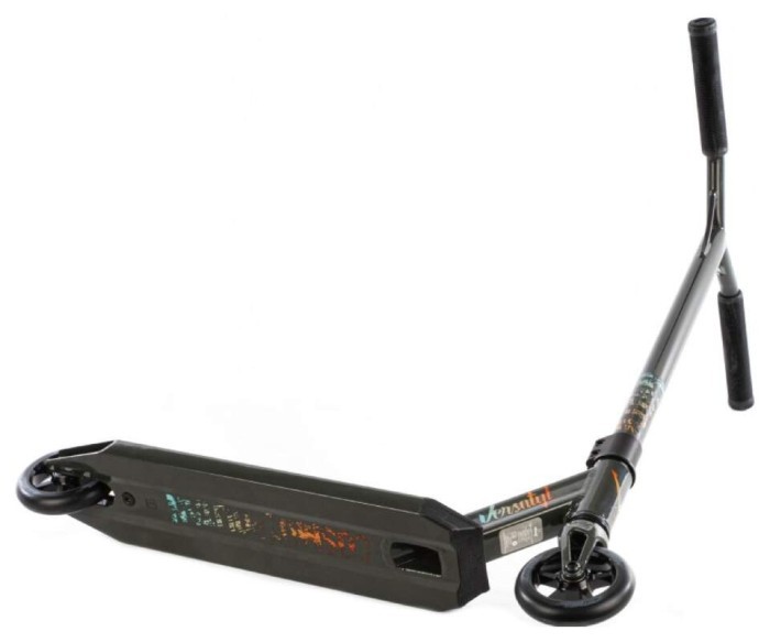 Трюковый самокат Versatyl Cosmopolitan V2 Black Трюковый самокат Versatyl Cosmopolitan V2 Black