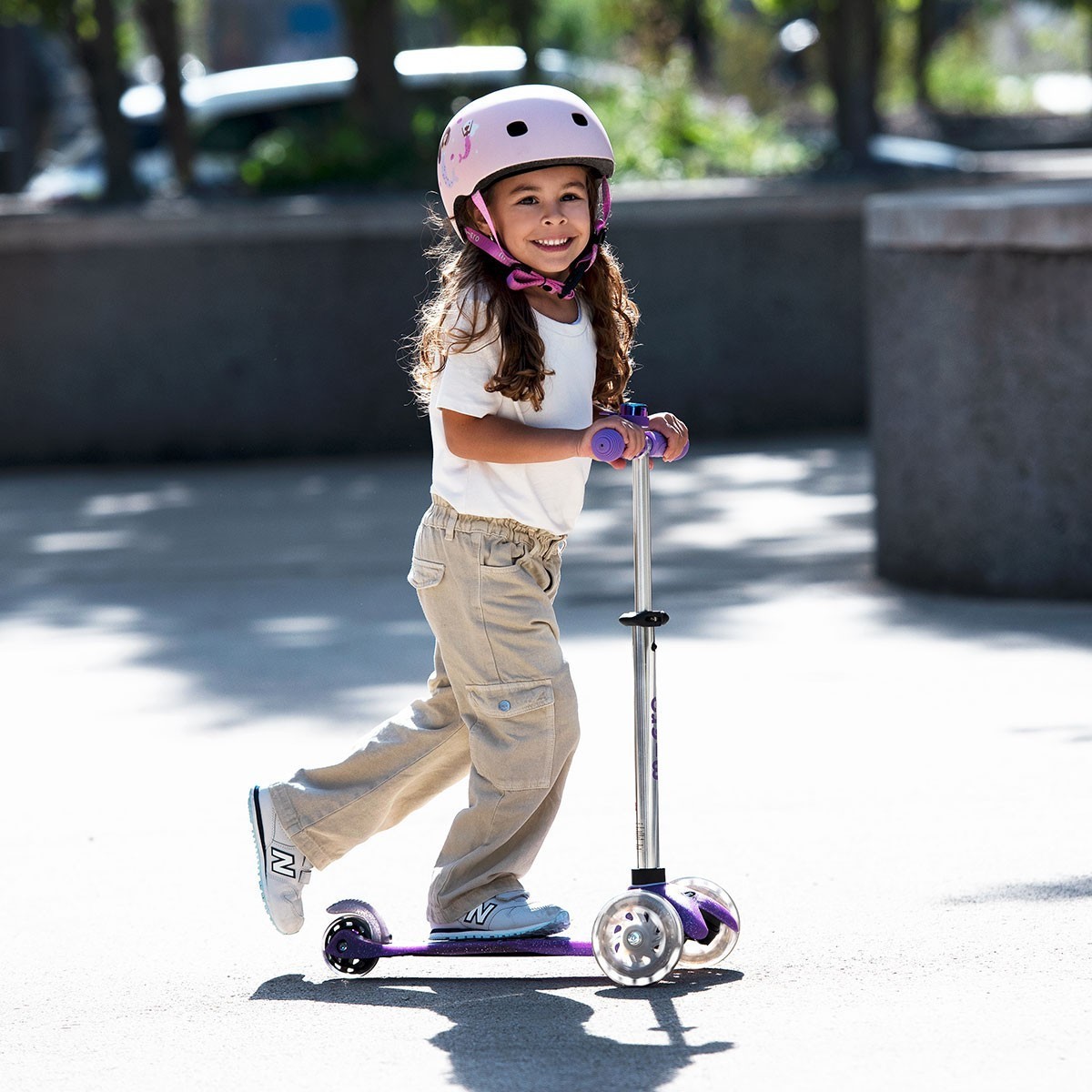 Самокат MICRO серії "Mini Deluxe Fairy Glitter LED" – ПУРПУРОВИЙ (до 50 kg, 3-х колісний, світло), укр, укр