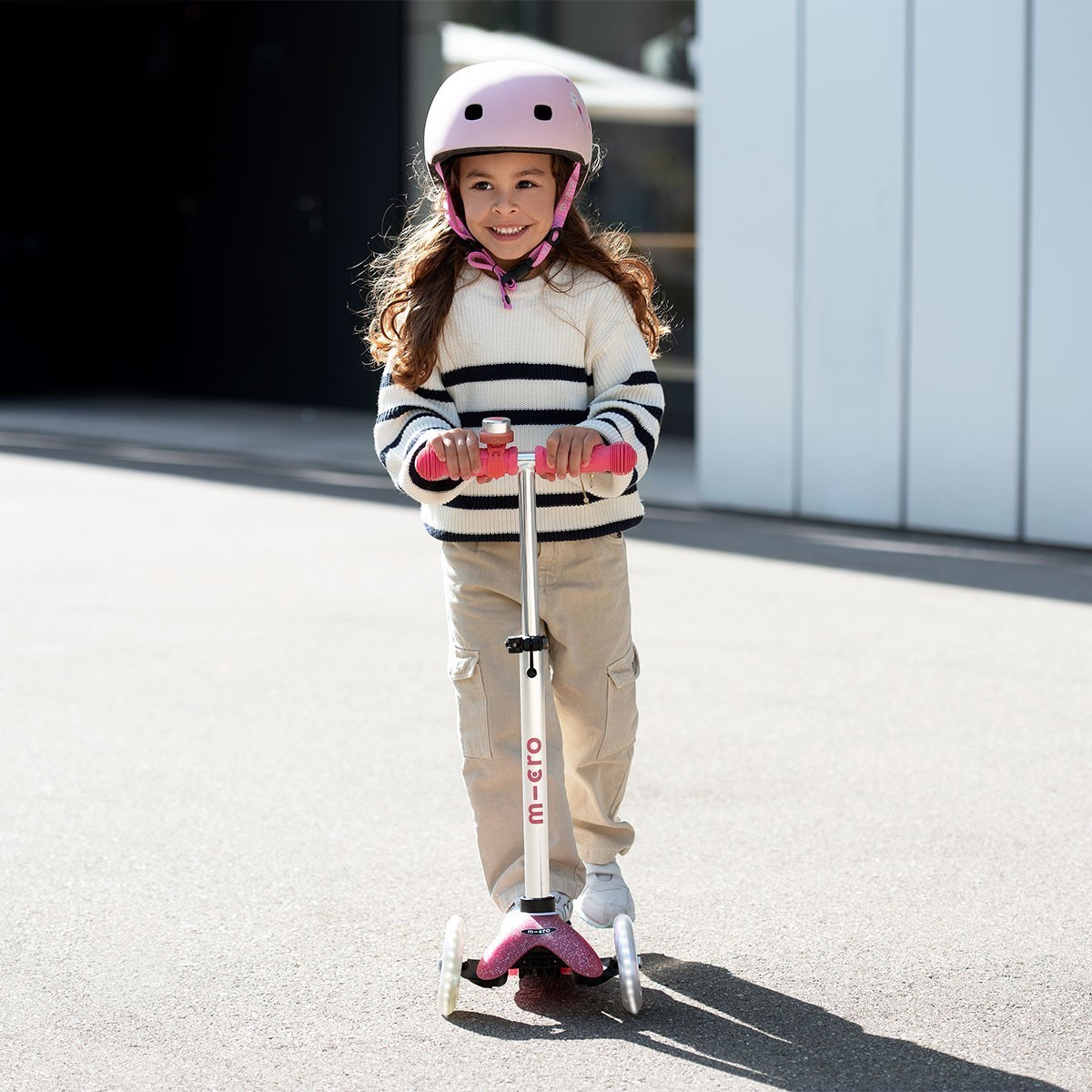 Самокат MICRO серії "Mini Deluxe Fairy Glitter LED" – РОЖЕВИЙ (до 50 kg, 3-х колісний, світло), укр, укр