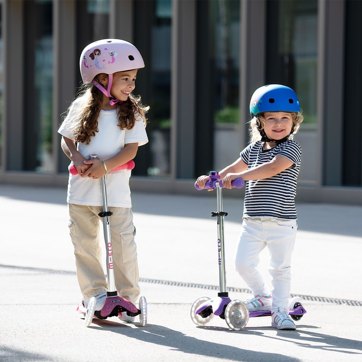 Самокат MICRO серії "Mini Deluxe Fairy Glitter LED" – РОЖЕВИЙ (до 50 kg, 3-х колісний, світло), укр, укр