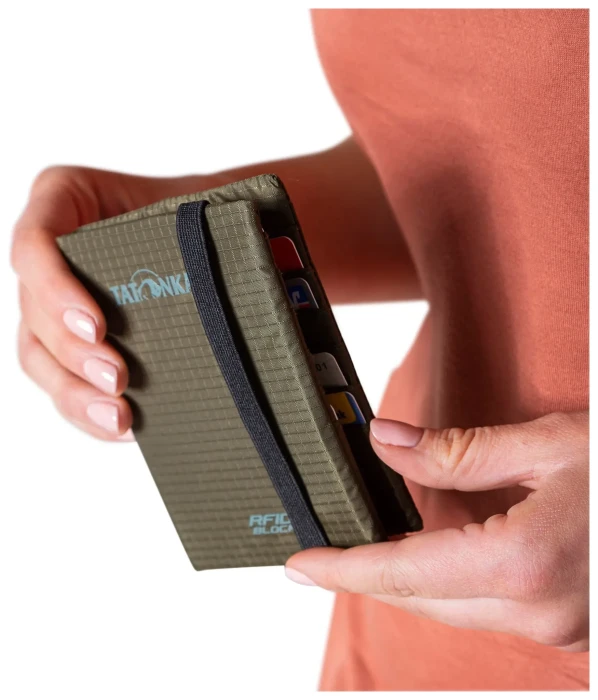Кошелек Tatonka Card Holder 12 RFID 8, Olive