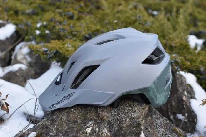 Вело шолом TLD FLOWLINE SE HELMET; HYDRO [MUSTARD / BLACK IRIS] XS/S