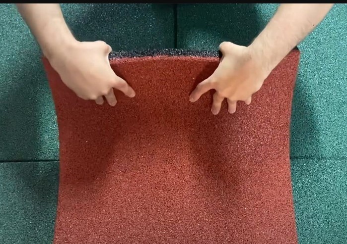 Коврик резиновый 500х500х20мм под штангу или гантели. Пресс крошка. Черный