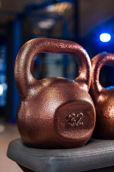 Гиря чавунна RN-SPORT 32 кг металева, колір бронза