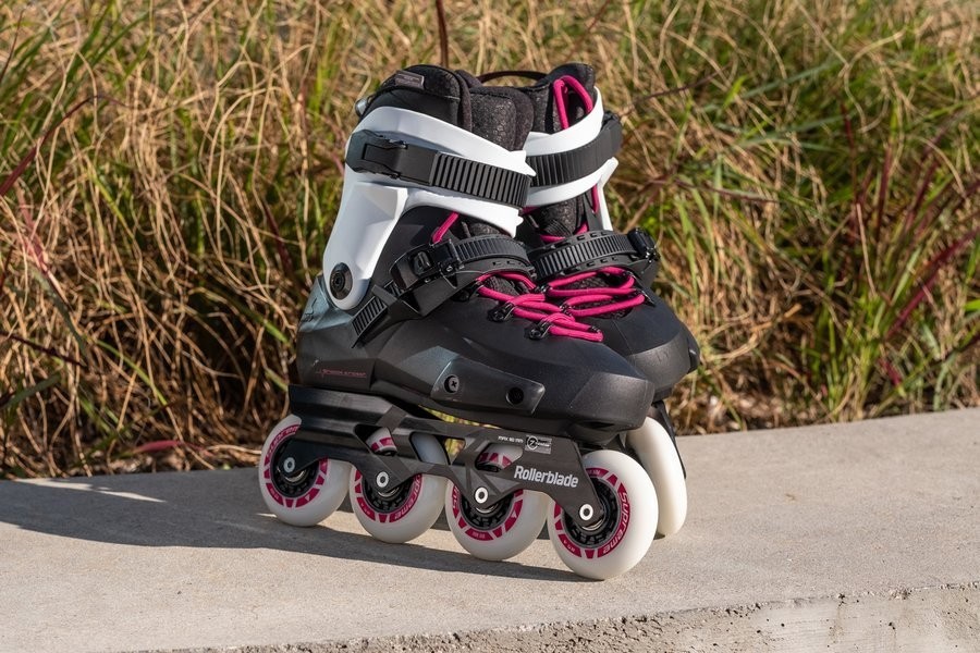 Роликовые коньки для взрослых Rollerblade TWISTER EDGE W 36.5 (6US) 230мм Black/magenta (07101400)