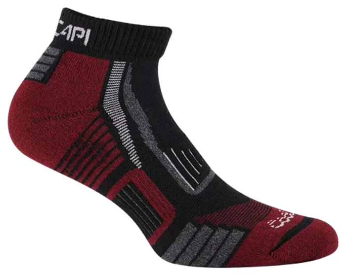 Носки Accapi Trekking Ultralight Quarter, Black/Red, 39-41