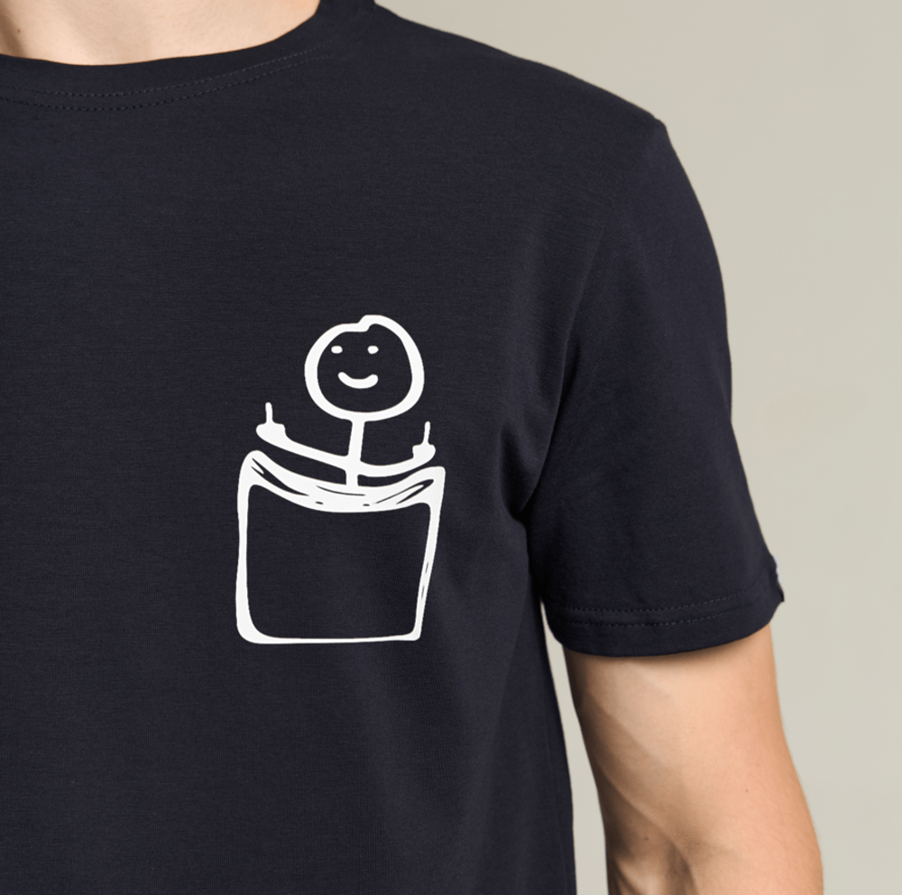 Футболка мужская однотонная темно-синяя Pobedov Peremoga - наклейка Мужчина с факами