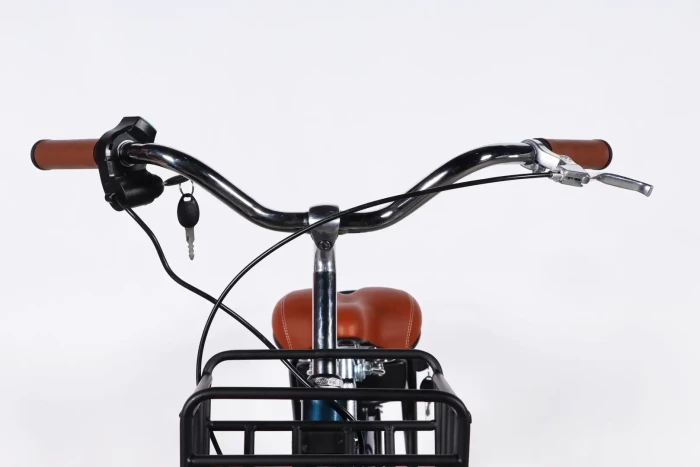 Велосипед уцененный с электроприводом 28