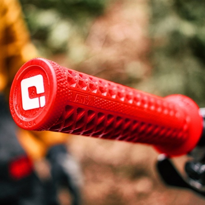 Грипси ODI Vans® Lock-On Grips Black w/ White Clamp, чорні з білими замками