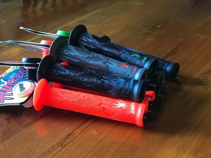 Гріпси ODI Hucker Signature 160mm w/Flange Sand, укр, укр