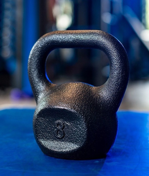 Гиря чугунная RN-SPORT 8 кг металлическая черная