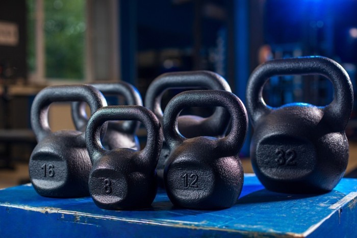 Гиря чугунная RN-SPORT 8 кг металлическая черная