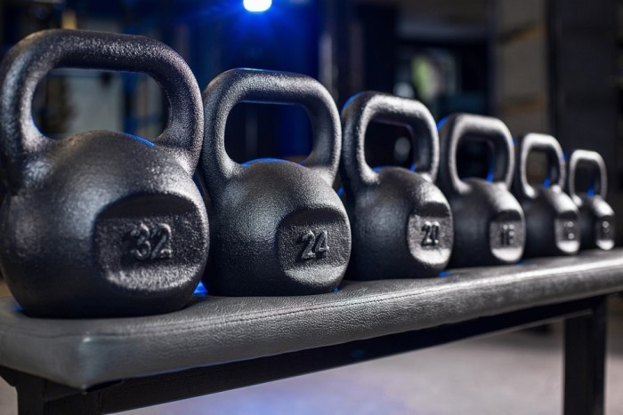 Гиря чугунная RN-SPORT 8 кг металлическая черная