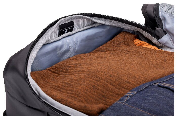 Сумка на колесах Thule Chasm Carry-On 55cm (Black) 3204985 (TH 3204985)