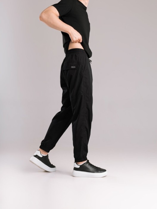 Плащовые джоггеры с карманами для мужчин. Летние черные джогеры легкие мужские Pobedov Yoxo