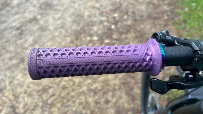 Грипси ODI Vans v2.1 Lock-On MTB Closed End 135mm Red Checker, укр, укр