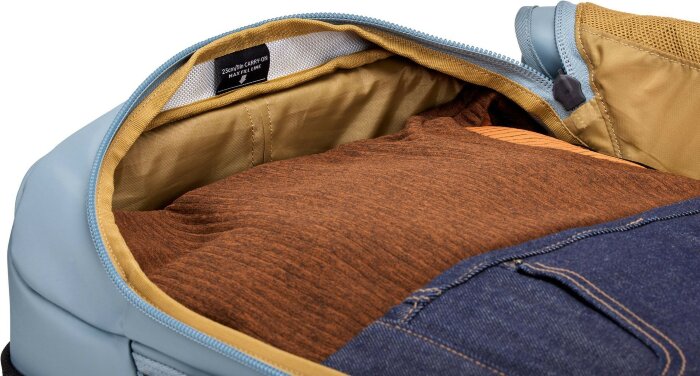 Сумка на колесах Thule Chasm Carry-On 55cm (Pond) 3204986 (TH 3204986)