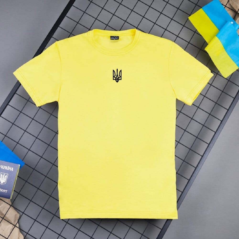 Футболка чоловіча однотонна жовта Pobedov Peremoga - наклейка Герб 4см чорна, укр, укр