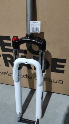 Виделка 29&quot; ST 1-1/8&quot; AM з лок. disc шток-200мм (YS 701) LIANJI LJ643M Formula MOTION 2022 (біло-червоний)