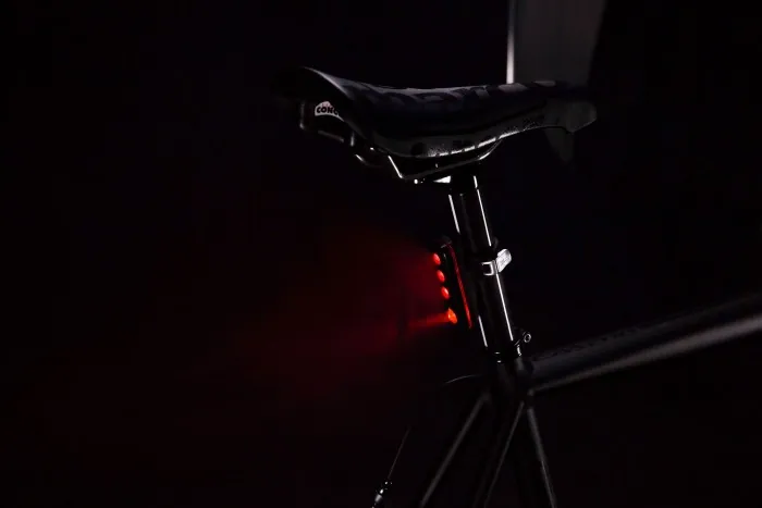 Мигалка задня Knog Blinder Road R70 70 Lumens Black