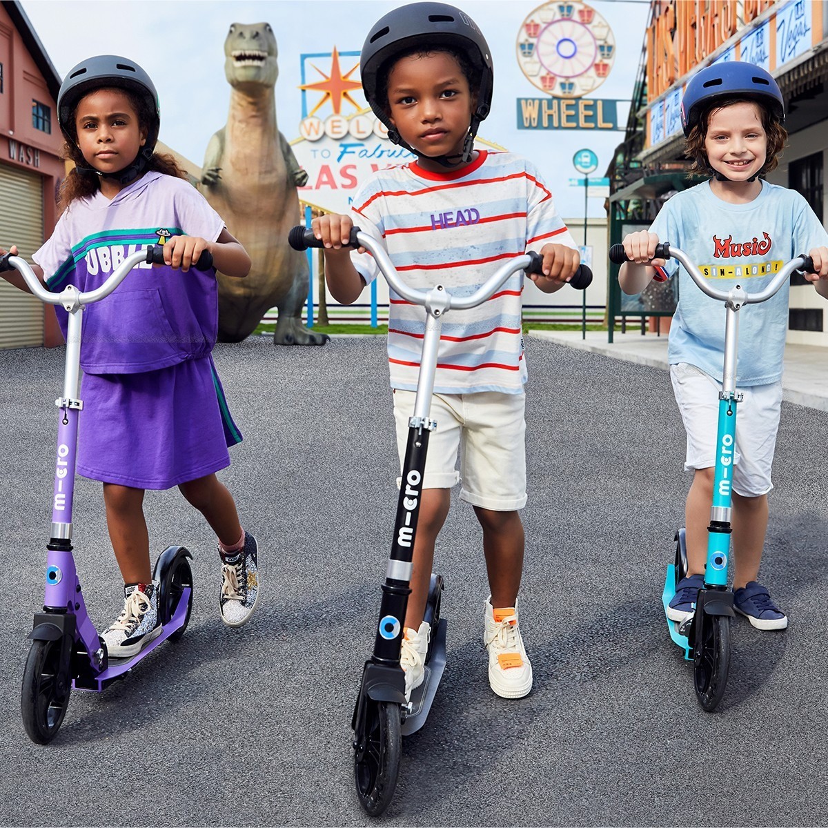 Защитный шлем MICRO - ЗЕЛЕНЫЙ С РИСУНКОМ НАУШНИКОВ (52-56 cm, M, светло)