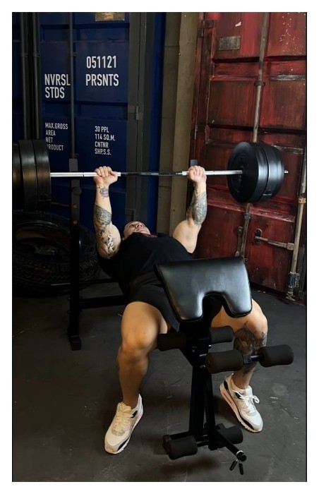 Скамейка для жима черная, универсальная RMB Black + штанга 75 кг.