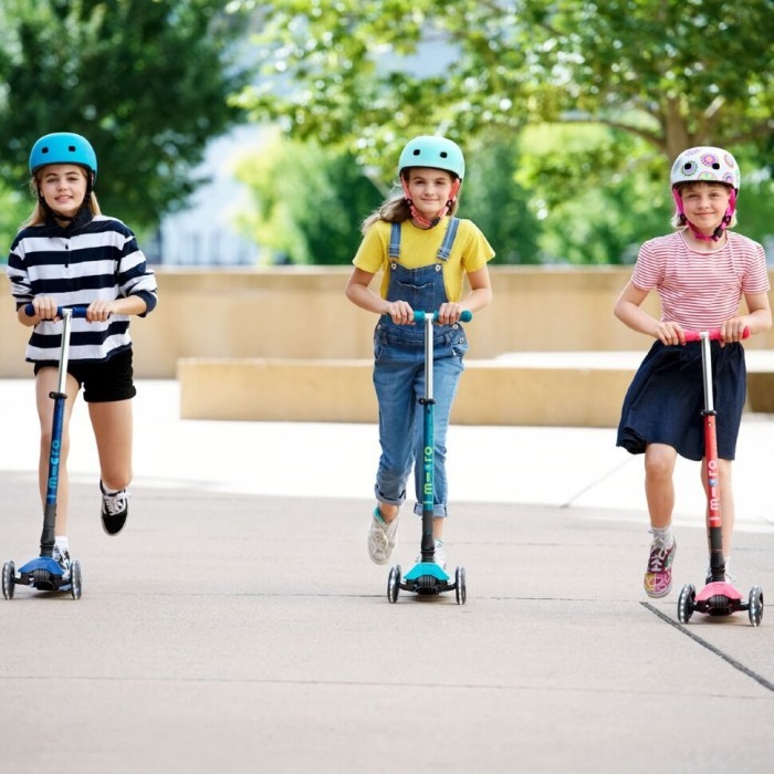 Защитный шлем MICRO - ФЛАМИНГО (52-56 см, M)