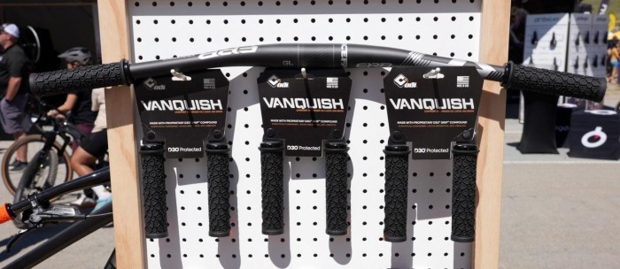 Грипсы ODI Vanquish, v2.1 Lock-On, MTB, Closed End Black