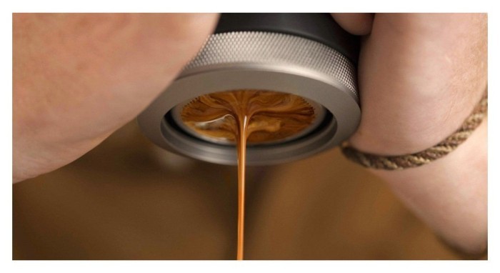 Набор для кофе Wacaco Picopresso: эспрессо-кофеварка, чехлы и стенд-подставка