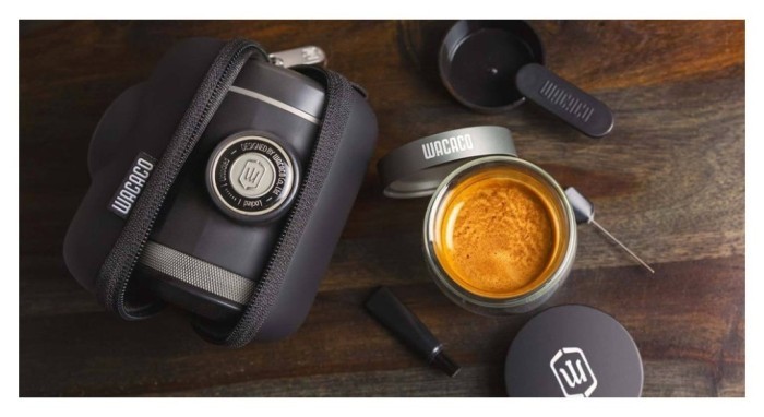 Набор для кофе Wacaco Picopresso: эспрессо-кофеварка, чехлы и стенд-подставка