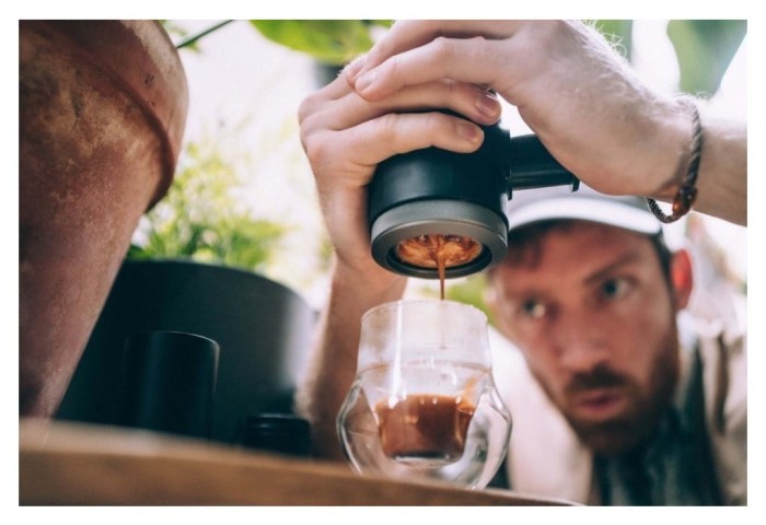 Набор для кофе Wacaco Picopresso: эспрессо-кофеварка, чехлы и стенд-подставка