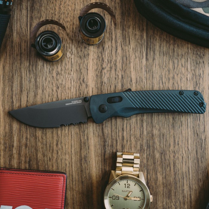 Розкладний ніж SOG Flash AT, Urban Grey, Partially Serrated