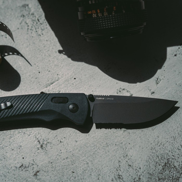 Розкладний ніж SOG Flash AT, Urban Grey, Partially Serrated