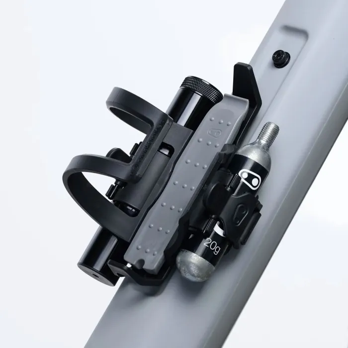Набор инструментов Crankbrothers TOOL S.O.S. BC18 BOTTLE CAGE KIT
