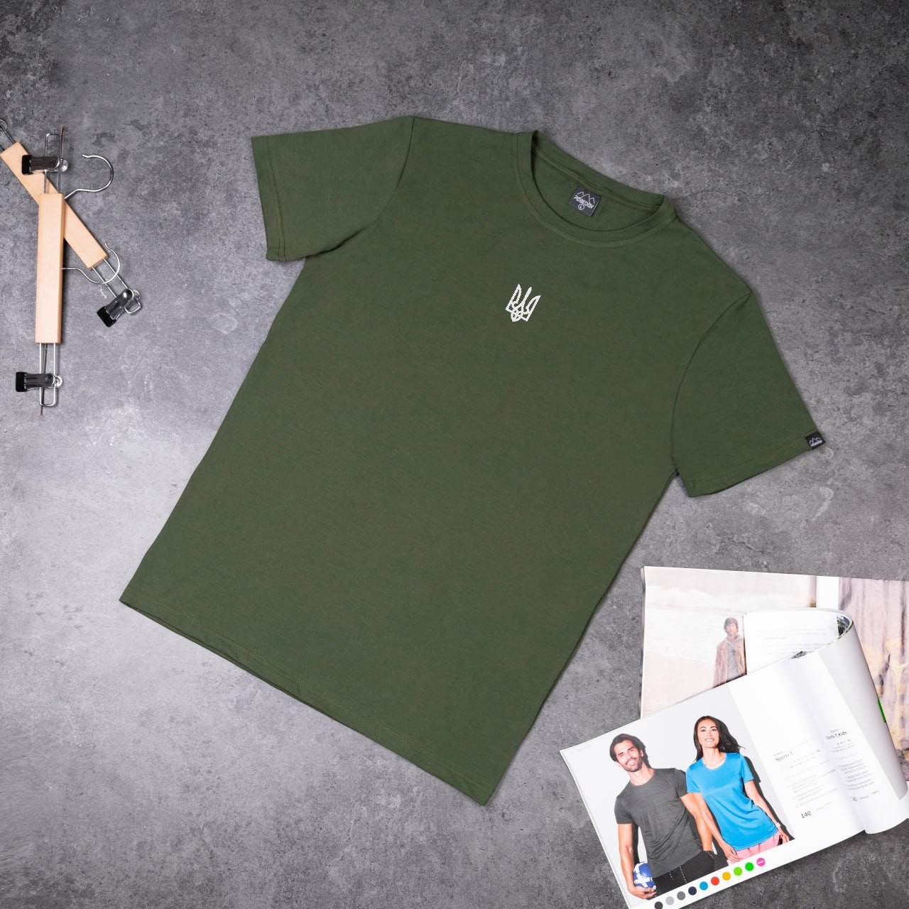 Футболка чоловіча однотонна хакі Pobedov Peremoga - Герб біла вишивка, укр, укр