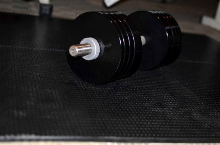 Комплект защитного покрытия из литой резины под скамью, штангу, гантели, 1х2 м.